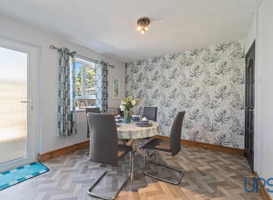 24 Thornhill Court, Dunmurry, Belfast, BT17 0RA