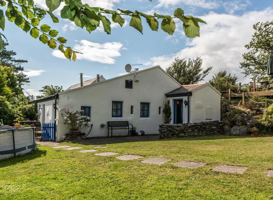 L Nua, Gubbeen, Schull, P81YN81