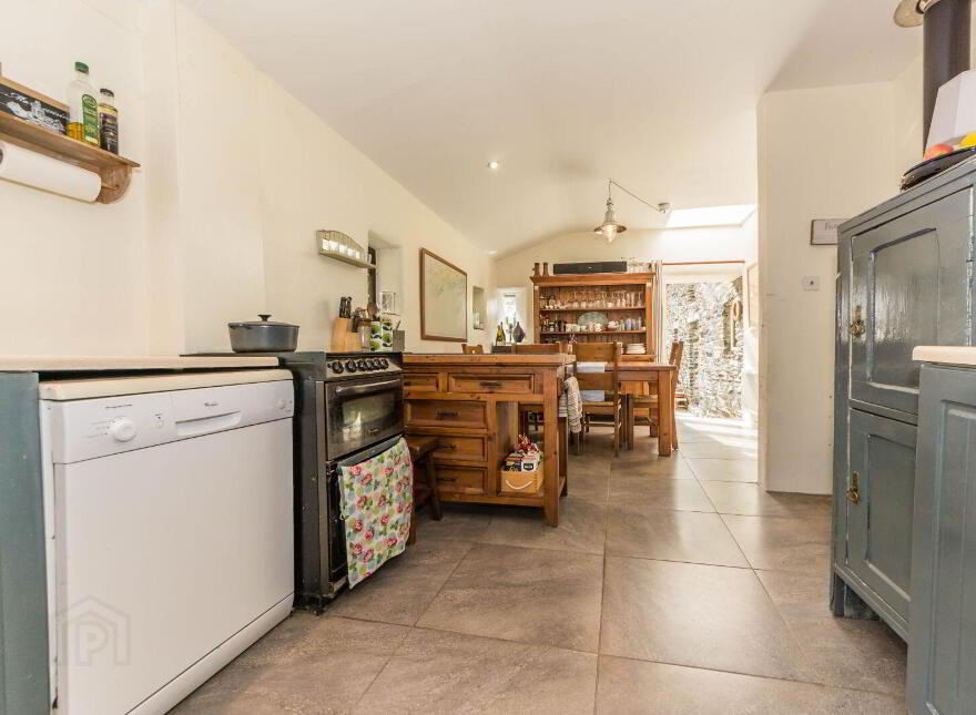 L Nua, Gubbeen, Schull, P81YN81