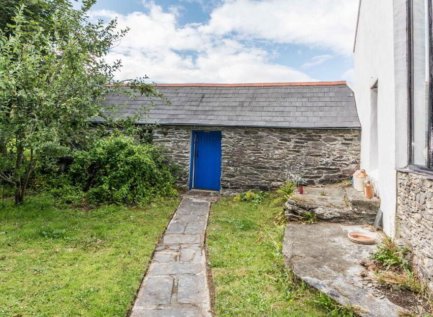 L Nua, Gubbeen, Schull, P81YN81