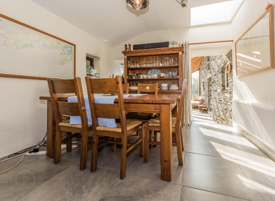 L Nua, Gubbeen, Schull, P81YN81