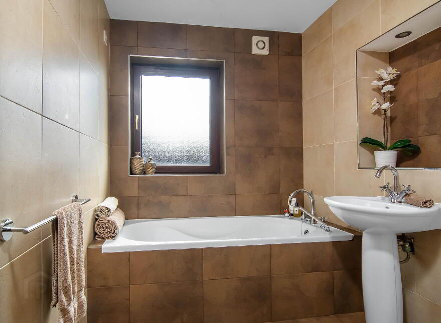1 Ravenhill Reach Mews, Belfast, BT6 8RE