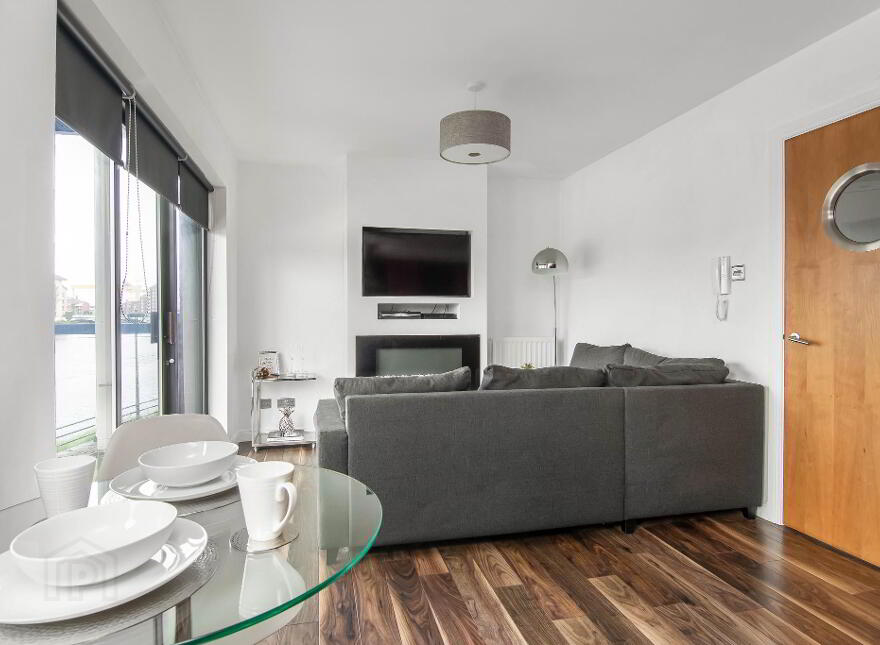 1 Ravenhill Reach Mews, Belfast, BT6 8RE