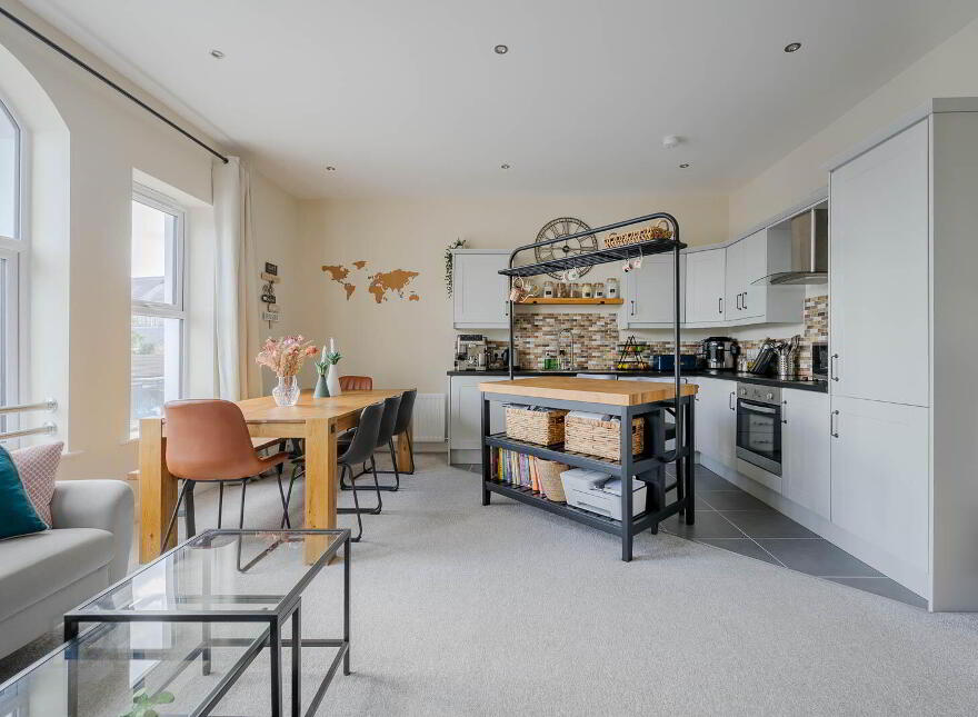 Apt 1, 322 Upper Newtownards Road, Belfast, BT4 3EX