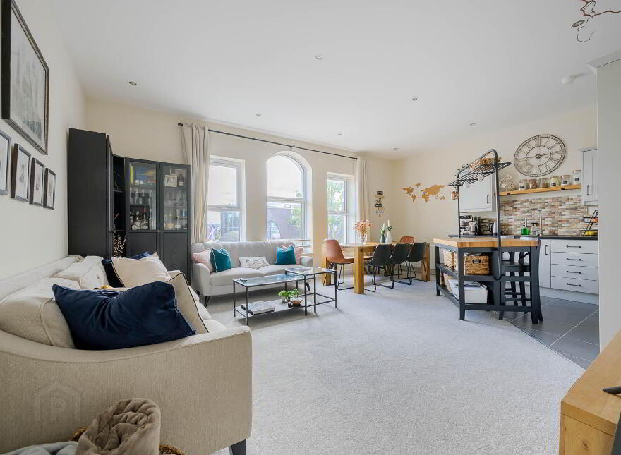 Apt 1, 322 Upper Newtownards Road, Belfast, BT4 3EX