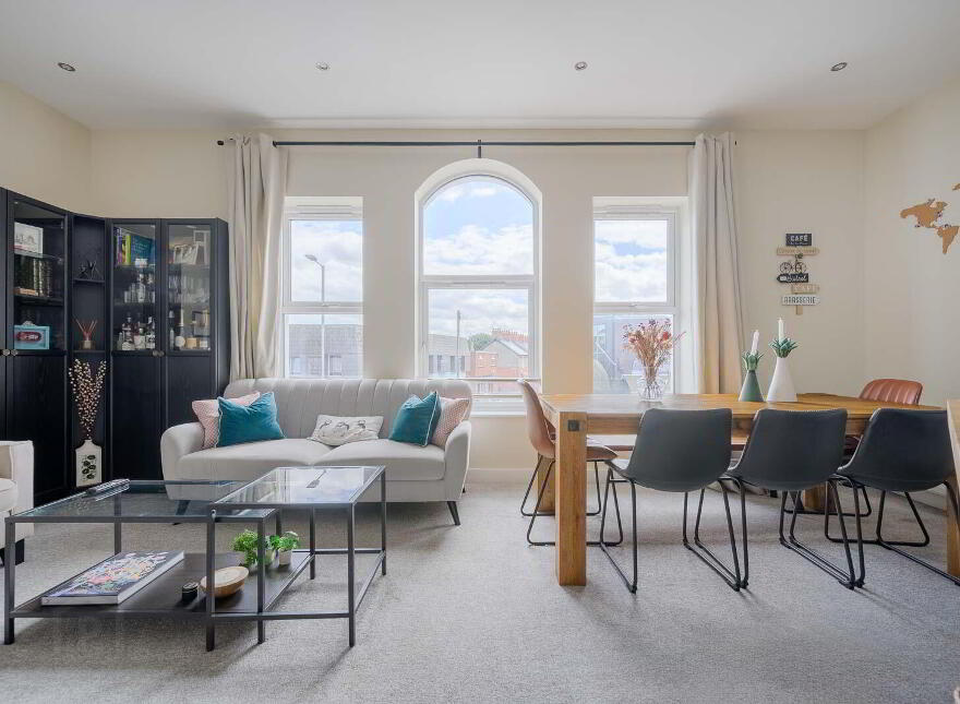 Apt 1, 322 Upper Newtownards Road, Belfast, BT4 3EX
