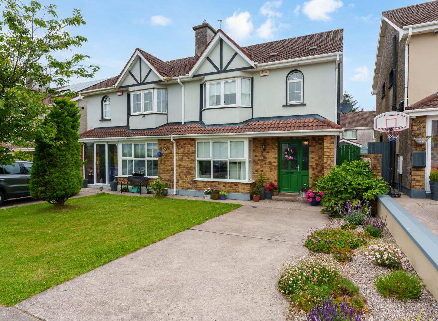 6 The Crescent, Priory Court, Watergrasshill, T56FA37