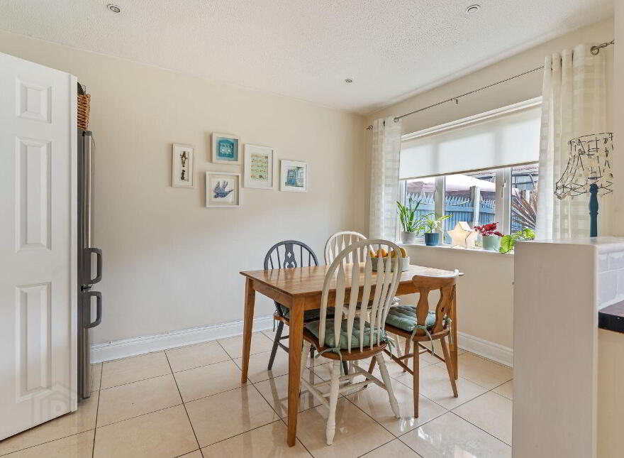 6 The Crescent, Priory Court, Watergrasshill, T56FA37