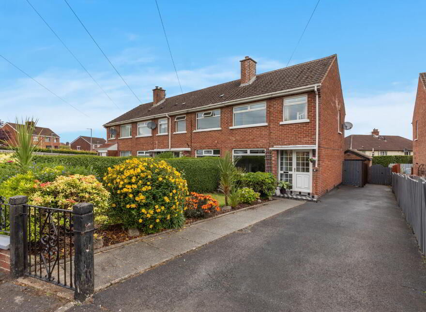 4 Braniel Park, Belfast, BT5 7JL