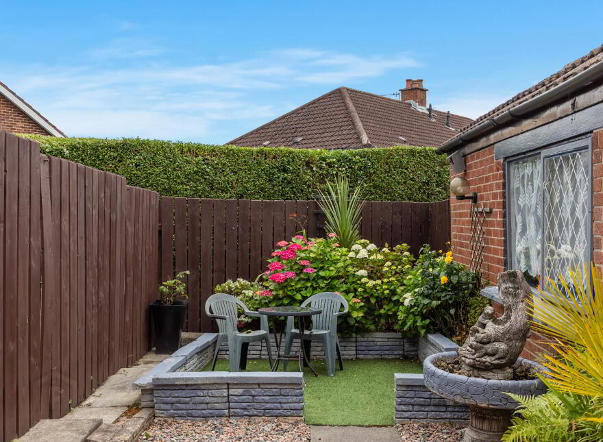 4 Braniel Park, Belfast, BT5 7JL