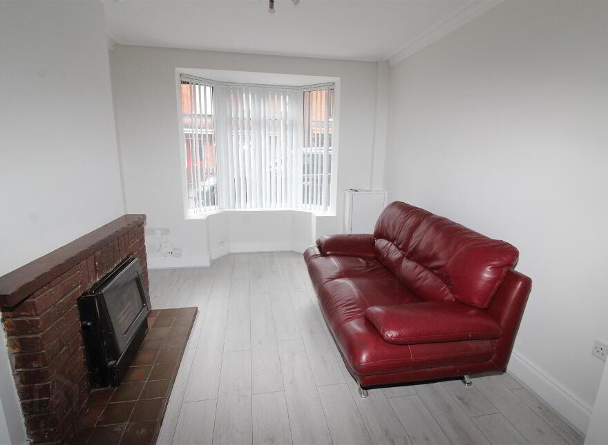 14 Oakmount Drive, Belfast, BT15 3RE