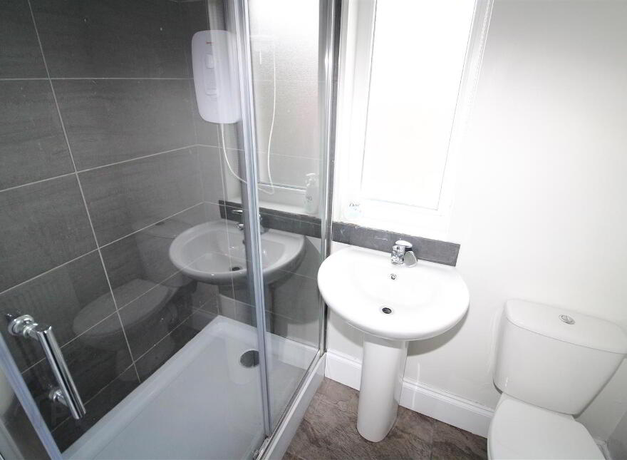 14 Oakmount Drive, Belfast, BT15 3RE