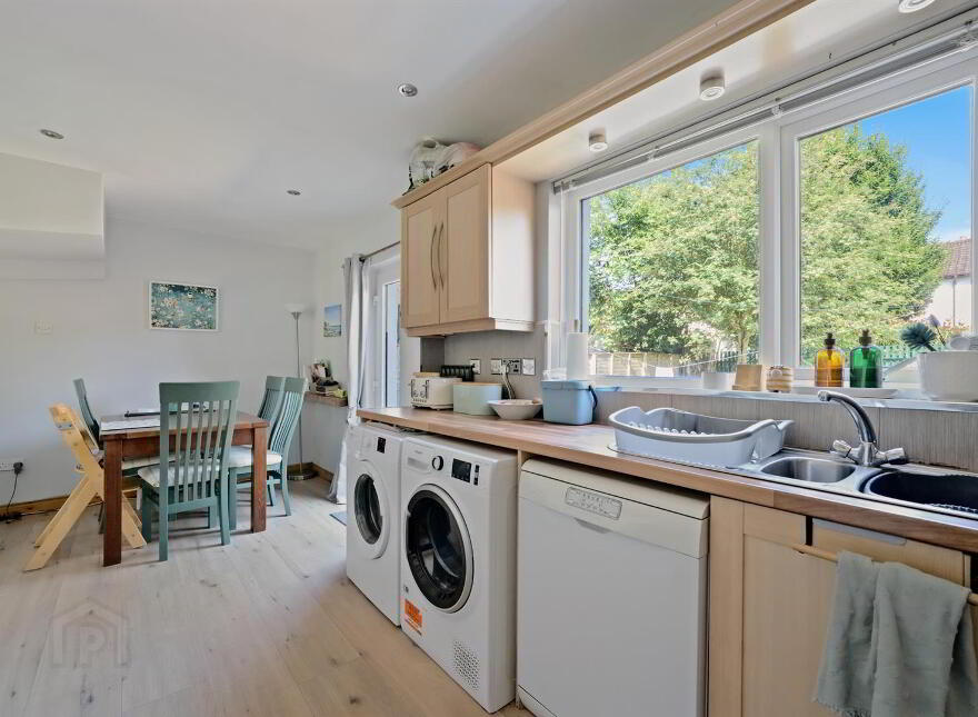 15 Braniel Crescent, Belfast, BT5 7JW