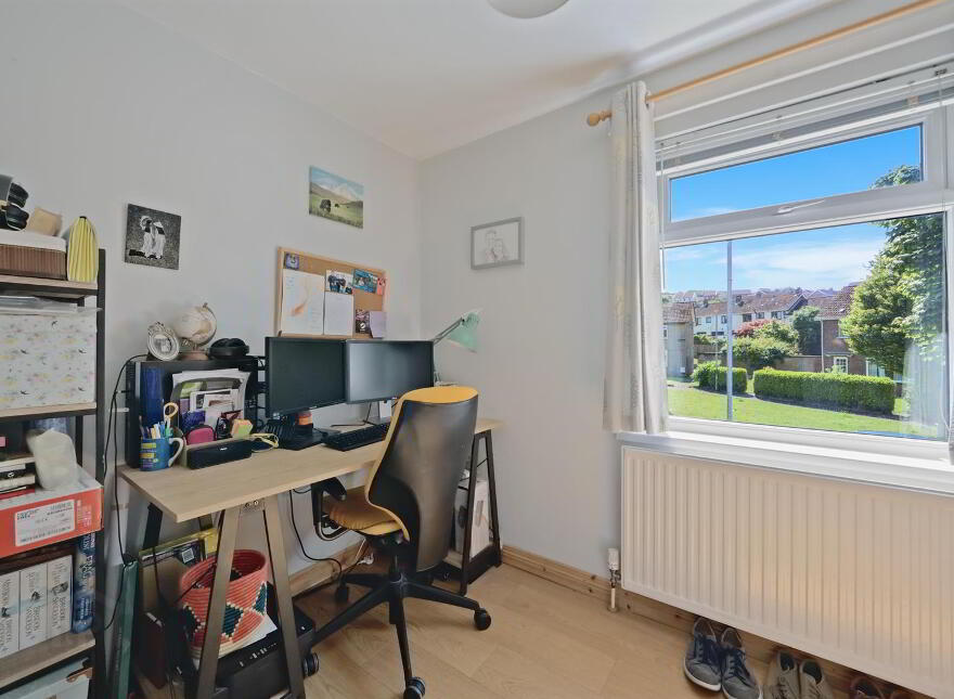 15 Braniel Crescent, Belfast, BT5 7JW