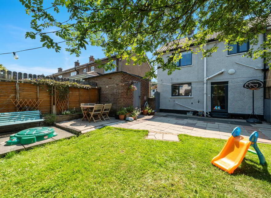 15 Braniel Crescent, Belfast, BT5 7JW
