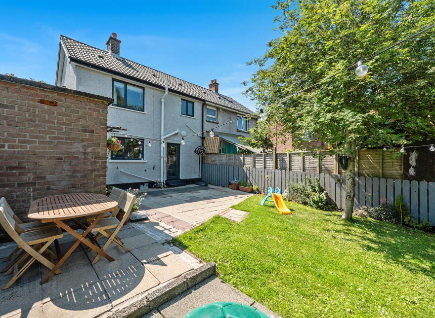 15 Braniel Crescent, Belfast, BT5 7JW