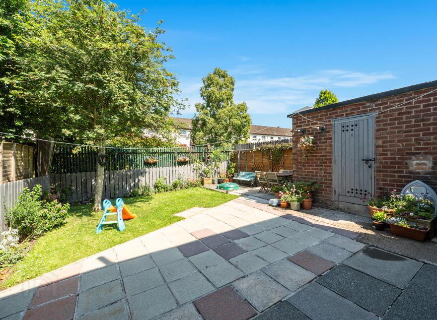 15 Braniel Crescent, Belfast, BT5 7JW