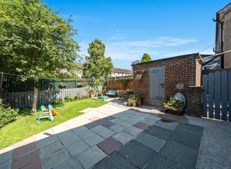 15 Braniel Crescent, Belfast, BT5 7JW