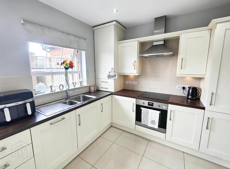 23 Rosscoole Gardens, Belfast, BT14 8JH
