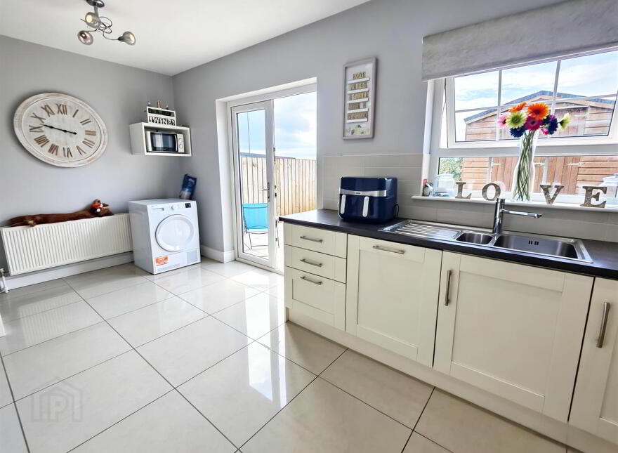 23 Rosscoole Gardens, Belfast, BT14 8JH