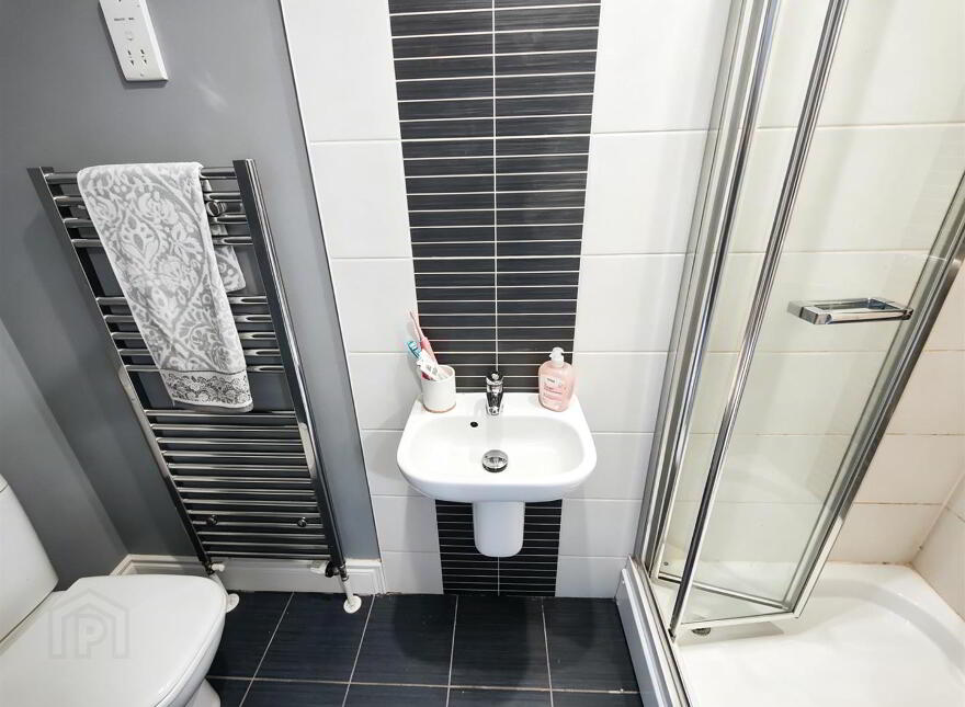 23 Rosscoole Gardens, Belfast, BT14 8JH