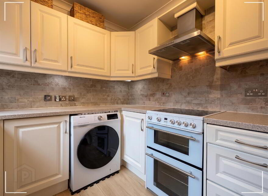 46 Stratford Gardens, Belfast, BT14 7NS