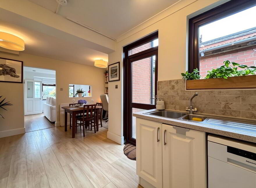 46 Stratford Gardens, Belfast, BT14 7NS