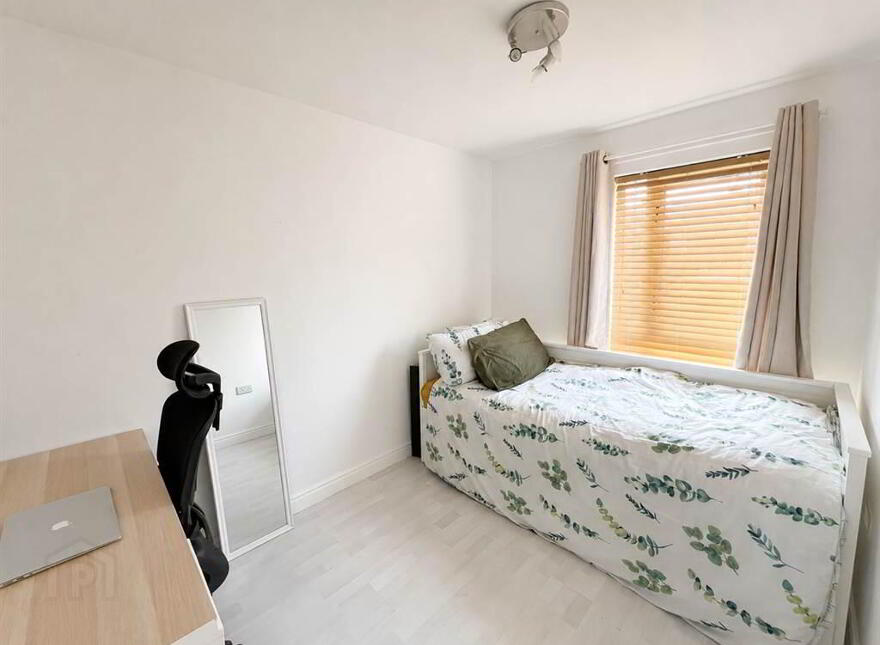 11 Gibson Street, Belfast, BT12 4LW
