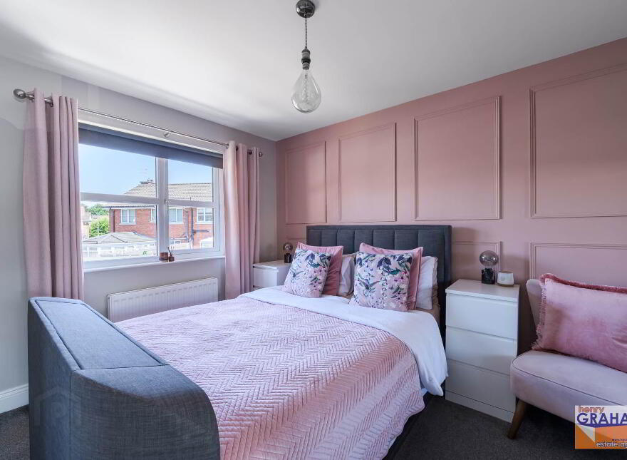 18 Knockdarragh Park, Lisburn, BT28 2XZ