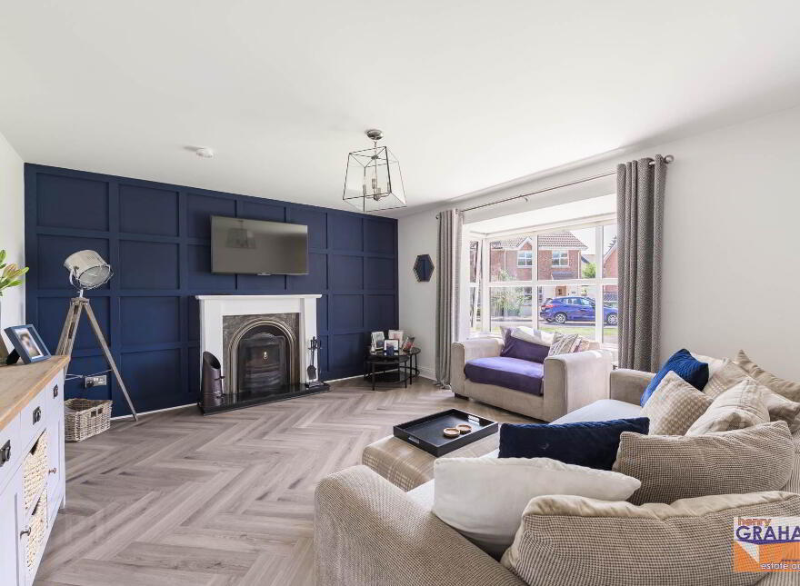 18 Knockdarragh Park, Lisburn, BT28 2XZ