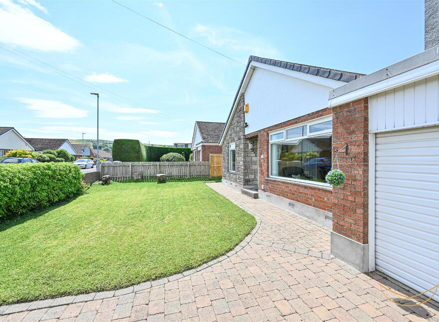 17 Knockview Road, Newtownabbey, BT36 6TT