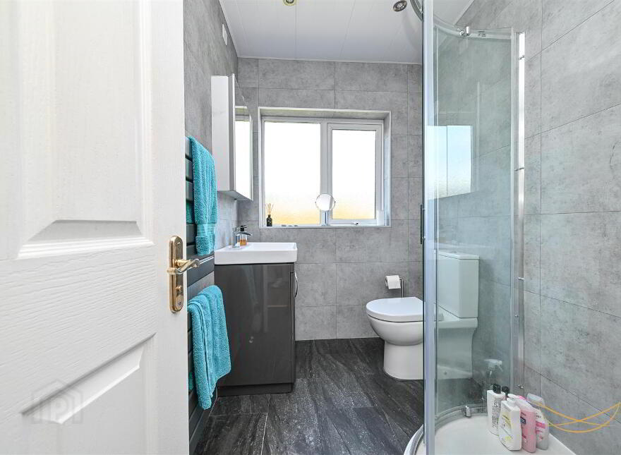 17 Knockview Road, Newtownabbey, BT36 6TT