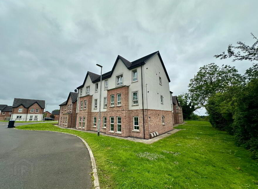 19 Ballyveigh Gardens, Antrim, BT41 2FU photo