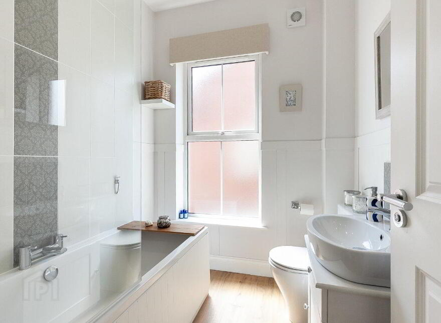 42 Hartley Hall Green, Greenisland, Carrickfergus, BT38 8FU