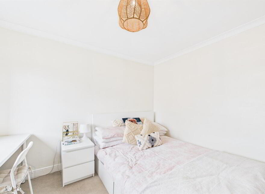 157 Parkgate Avenue, Belfast, BT4 1JD
