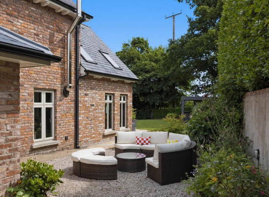 Merchants House, 4 Governors Bridge Road, Royal Hillsborough, BT26 6FH