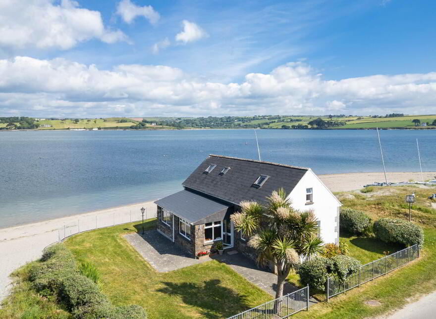 The Boathouse, Woodpoint, Courtmacsherry, P72VA44
