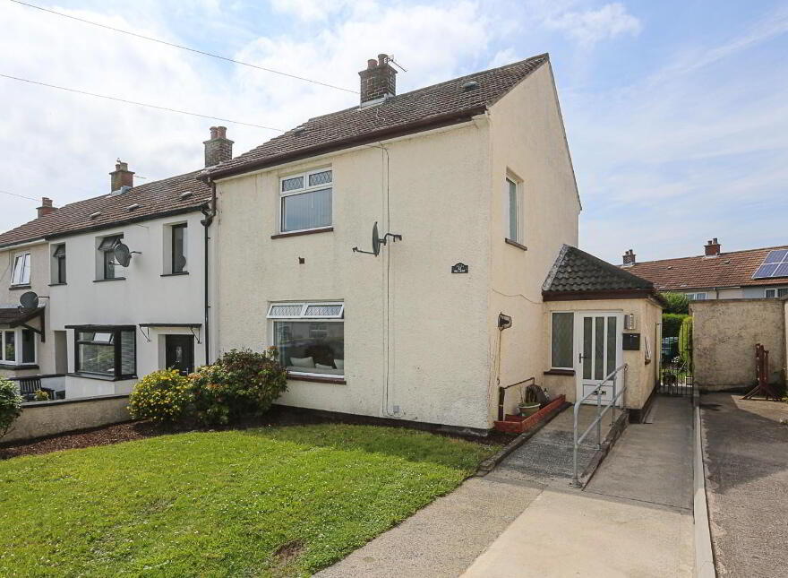 42 Hill Crest, Bangor, BT20 4EH