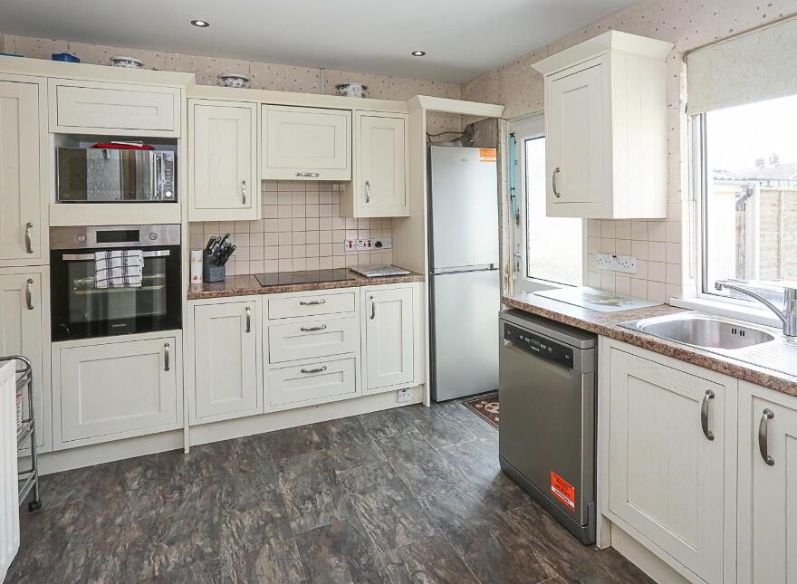 42 Hill Crest, Bangor, BT20 4EH