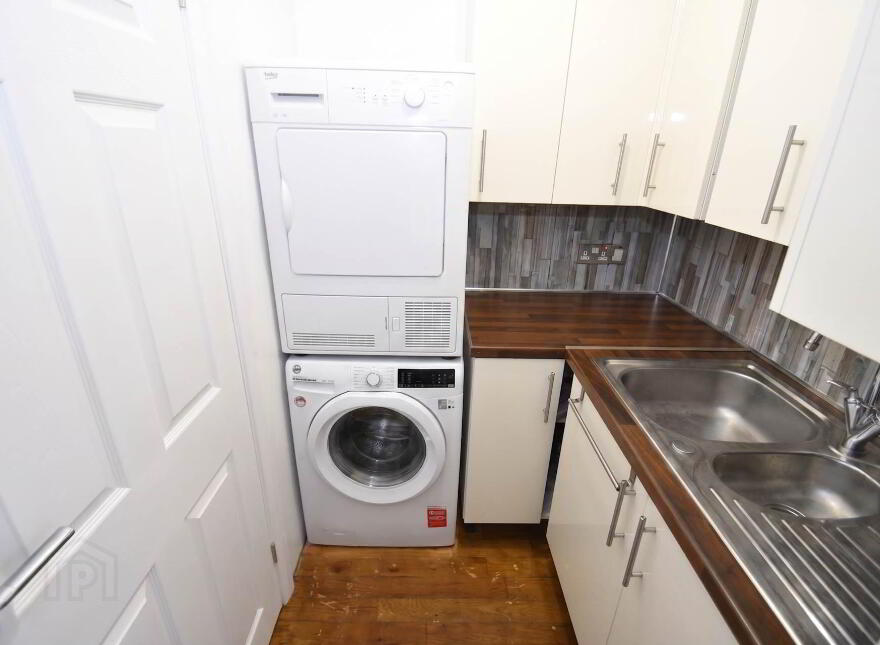 16 Tullymore Drive, Belfast, BT11 8NH