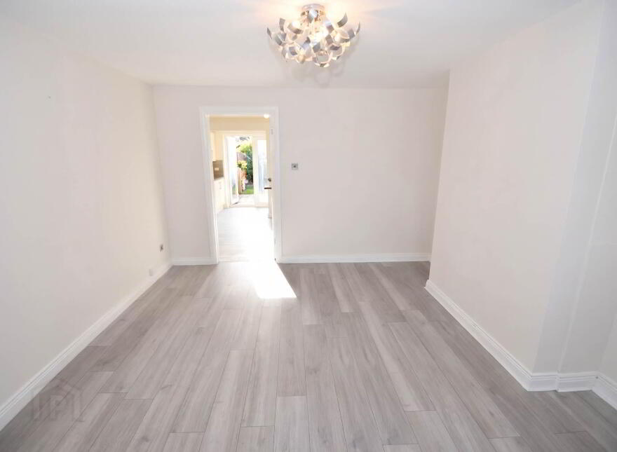 10 Glenbank Close, Belfast, BT17 0SN