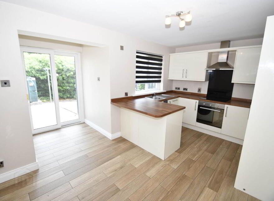 10 Glenbank Close, Belfast, BT17 0SN