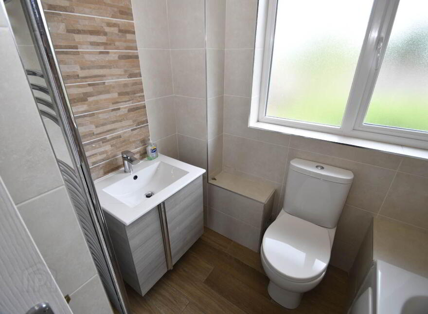 10 Glenbank Close, Belfast, BT17 0SN
