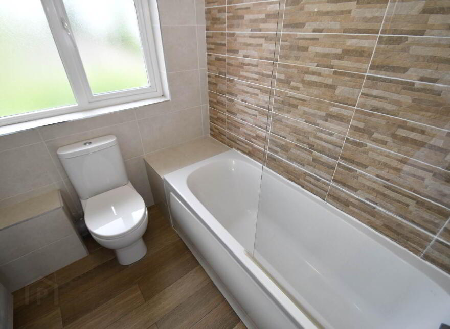 10 Glenbank Close, Belfast, BT17 0SN