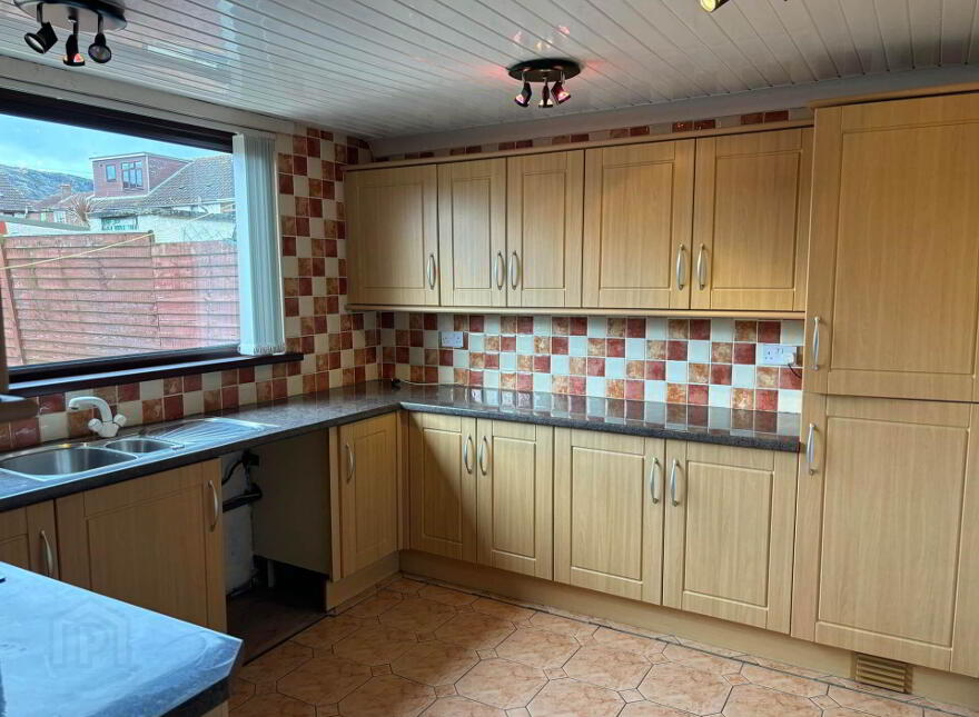 41 Carnroe Drive, Carrickfergus, BT38 8XF