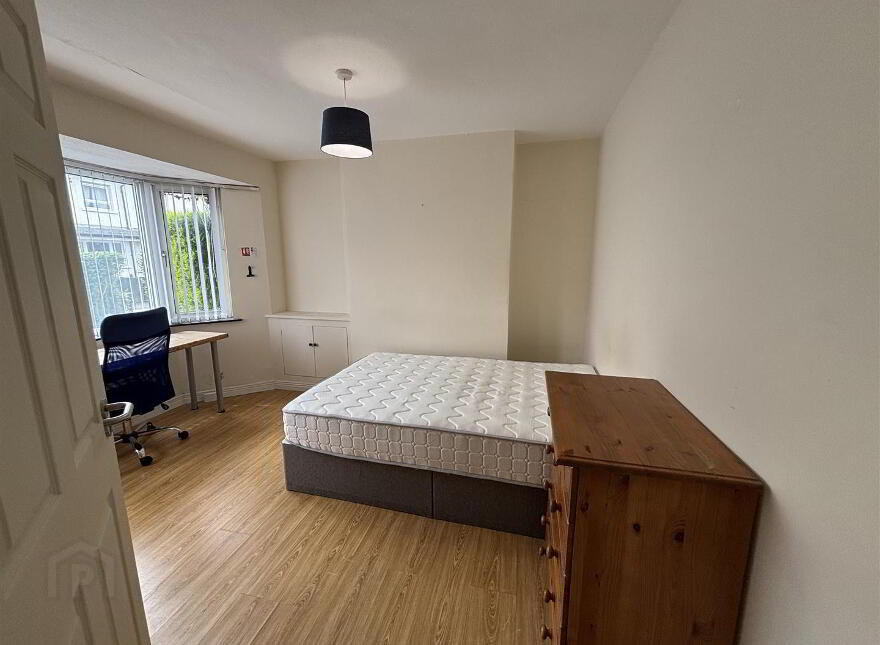 91 Dunluce Avenue, Lisburn Road, Belfast, BT9 7AW