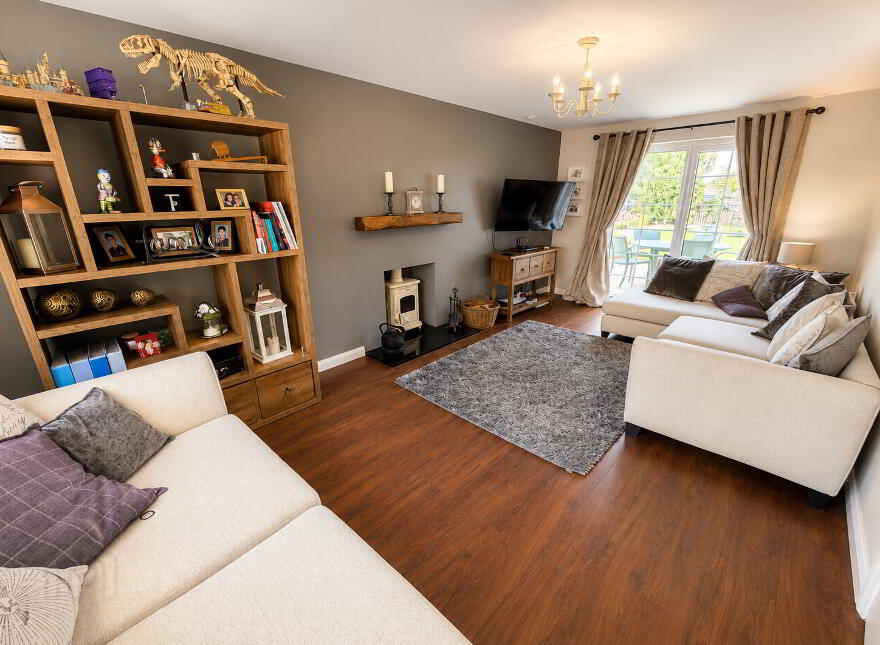 92 Dunboyne Park, Eglinton, L’derry, BT47 3YJ