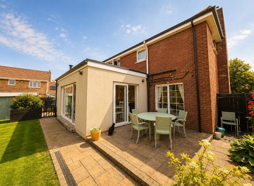 92 Dunboyne Park, Eglinton, L’derry, BT47 3YJ