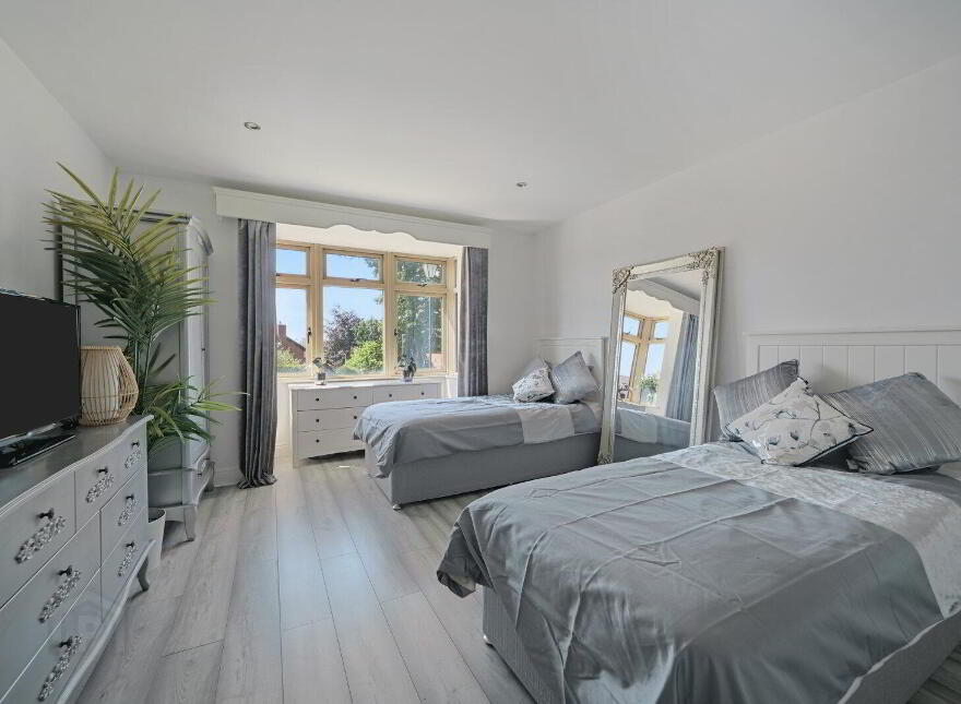 15 Maple Hill, Belfast, BT10 0PZ