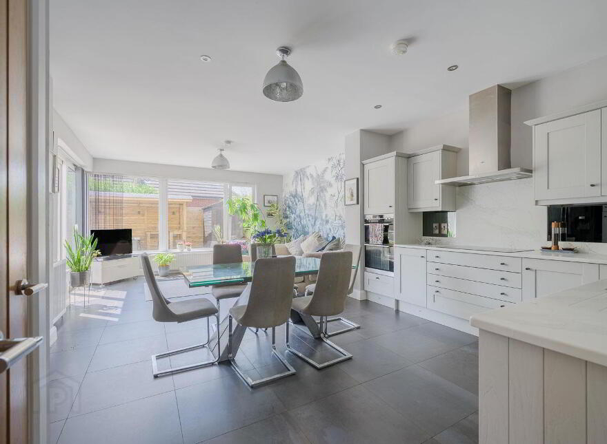 381 Old Holywood Road, Holywood, BT18 9QH